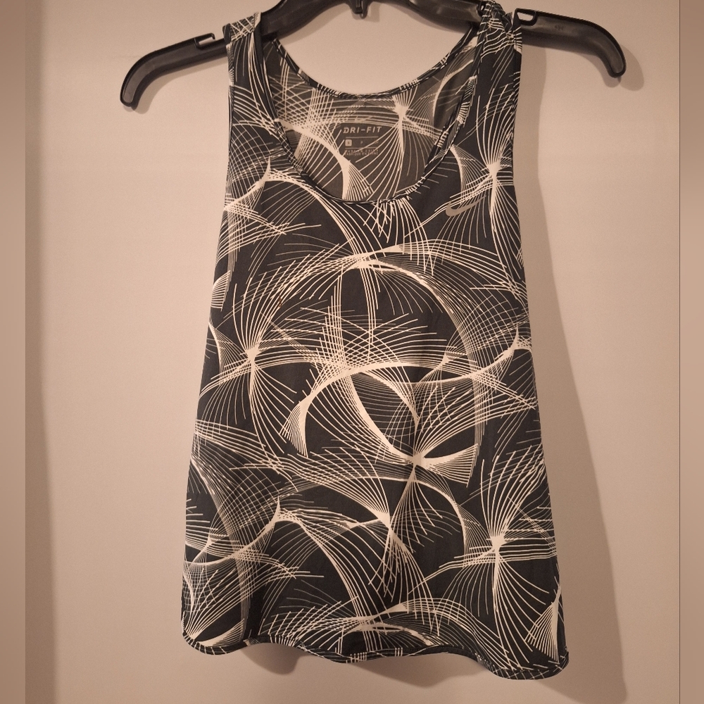 Nike Women's Small Dri-Fit B&W Patterned Running Tank With Zipper Key Pocket